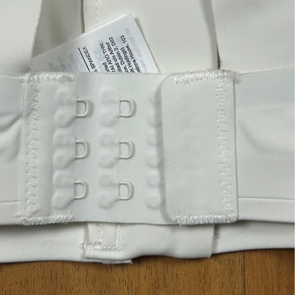 Athleta Women’s Bright White Zip Sports Bra Size S - Picture 8 of 9